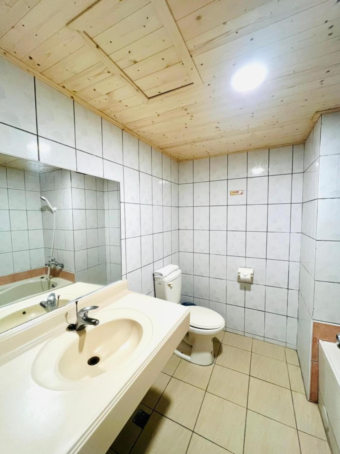 Yawan Hotel Wenquan Екстериор снимка
